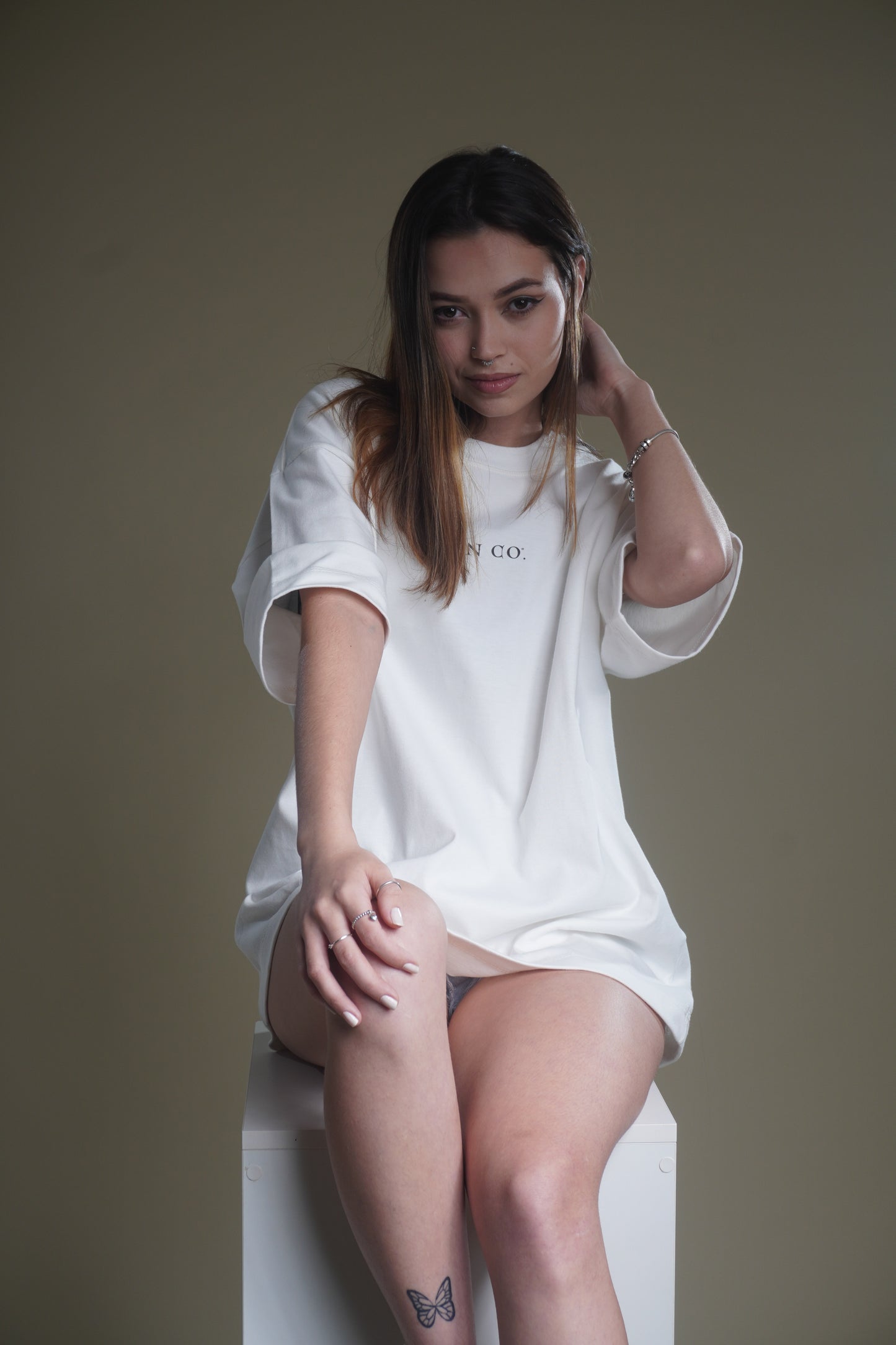 Camiseta Oversized Off-White - SMTN Co.