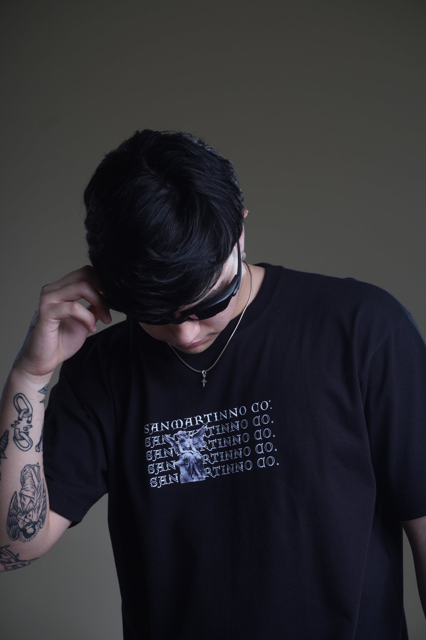 Camiseta Oversized Preta - Redemption